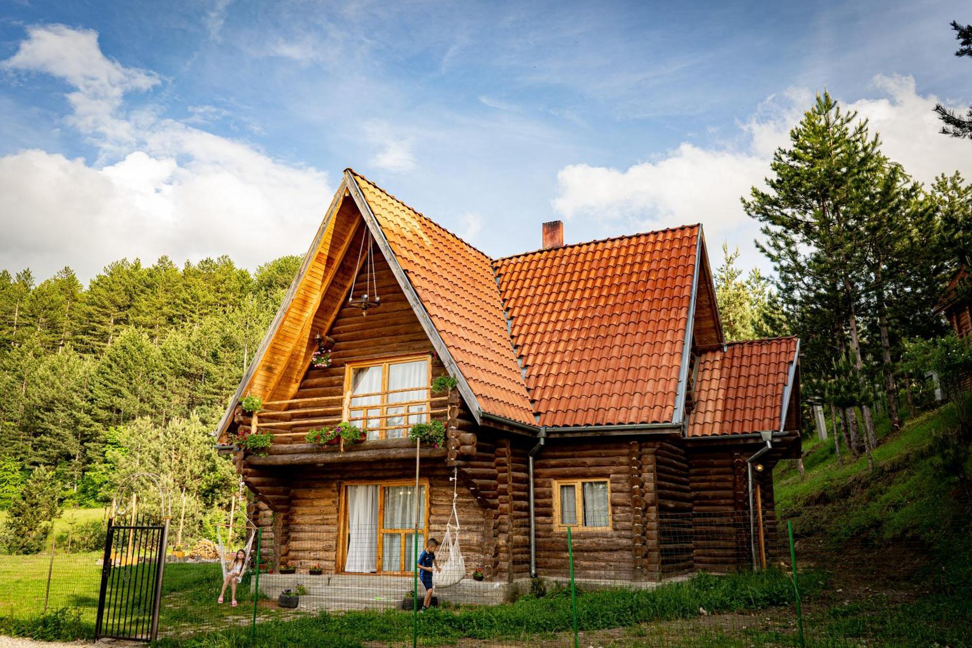 Lambievi Kolibi Villa Gorno Kraishte Bagian luar foto