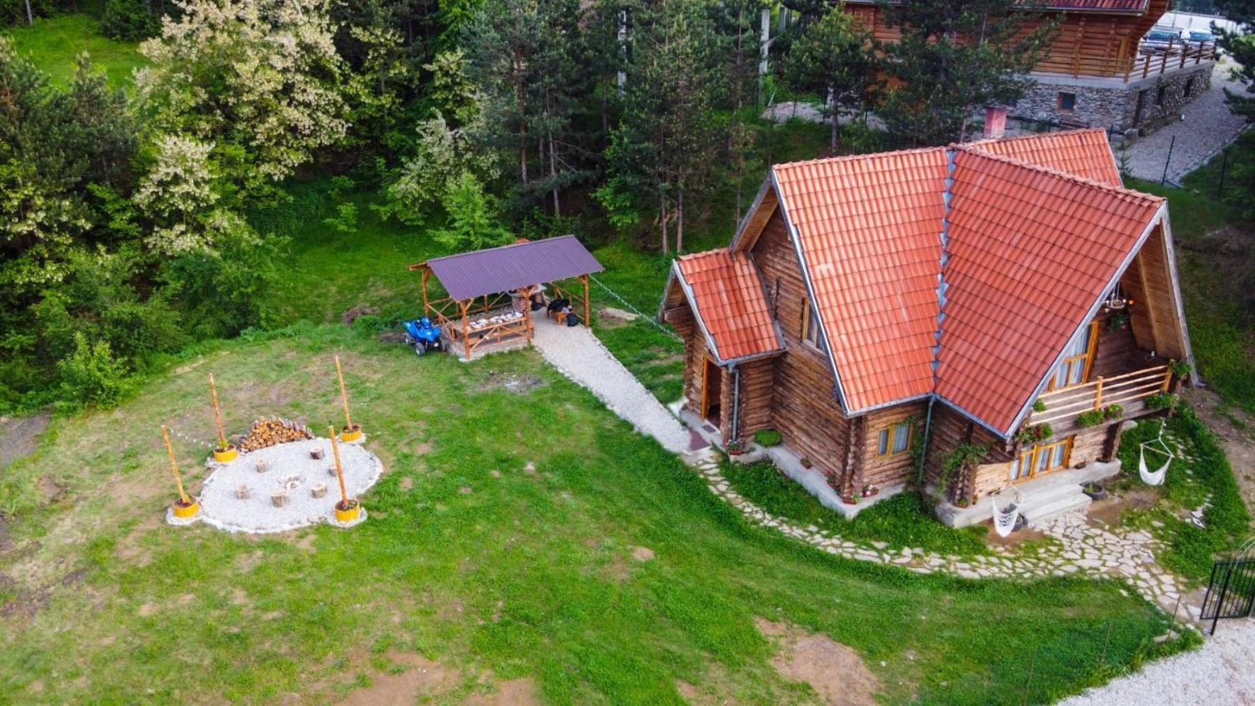 Lambievi Kolibi Villa Gorno Kraishte Bagian luar foto