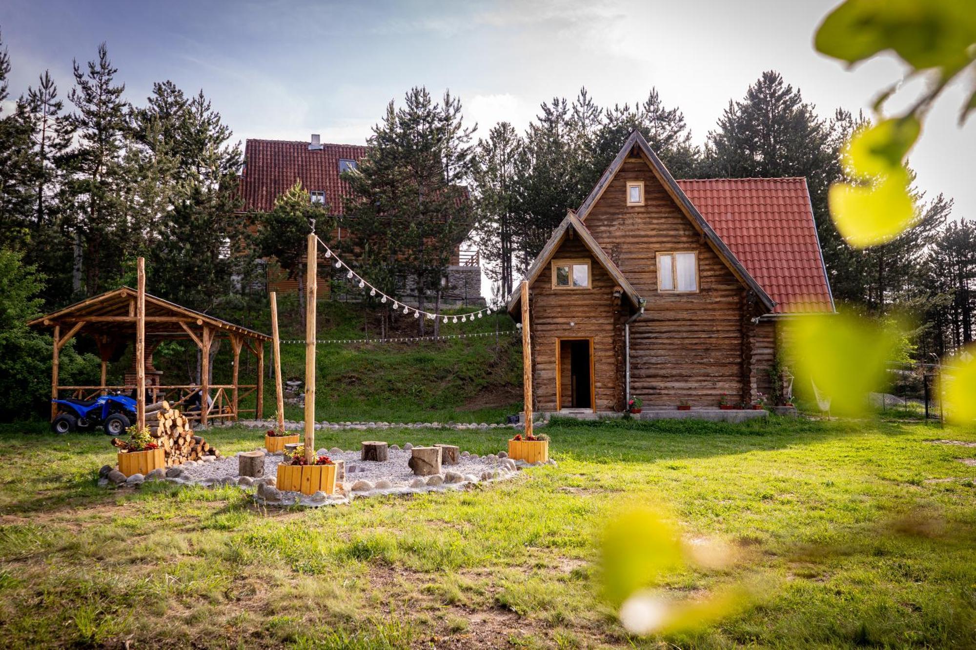 Lambievi Kolibi Villa Gorno Kraishte Bagian luar foto