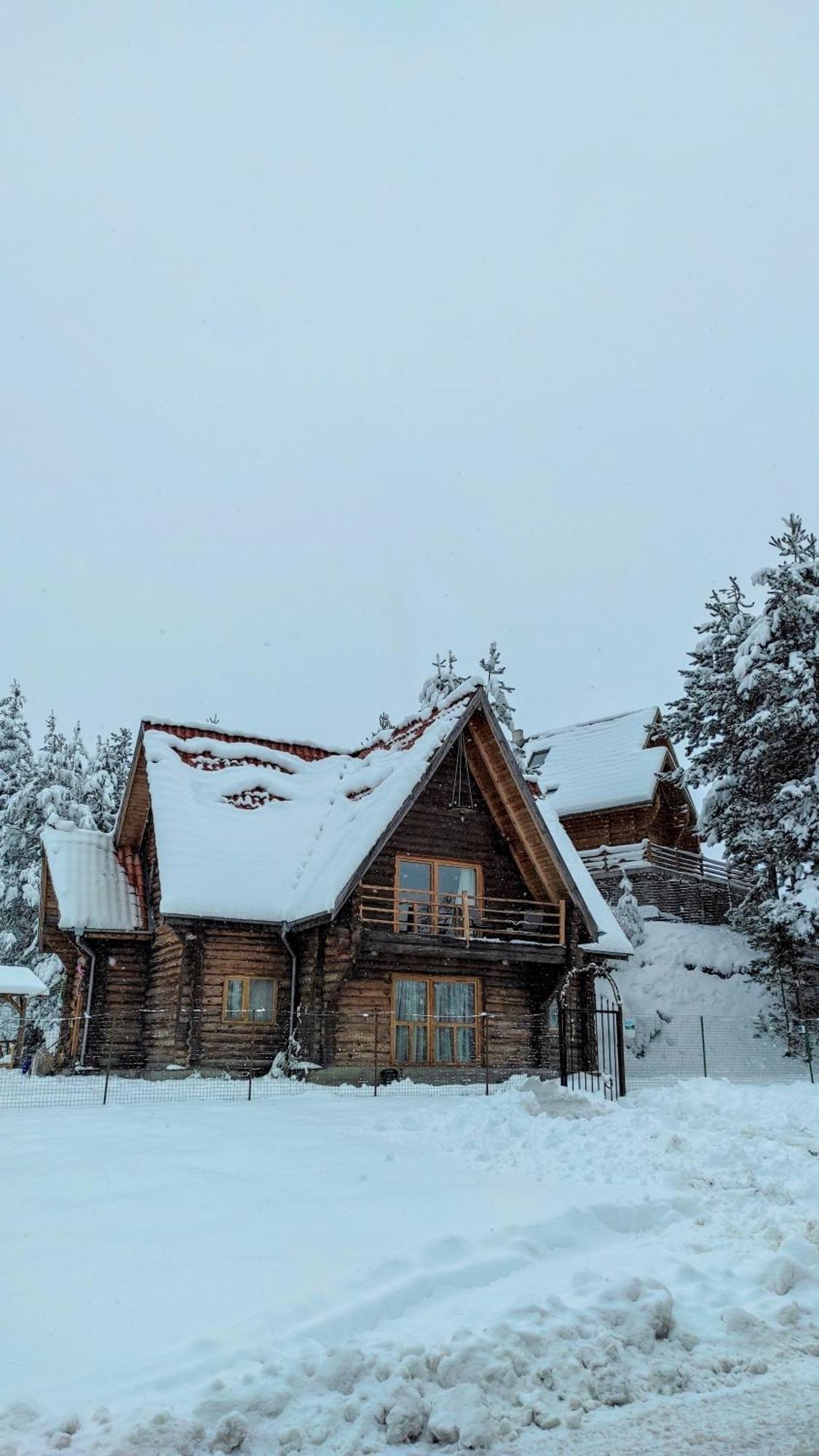 Lambievi Kolibi Villa Gorno Kraishte Bagian luar foto